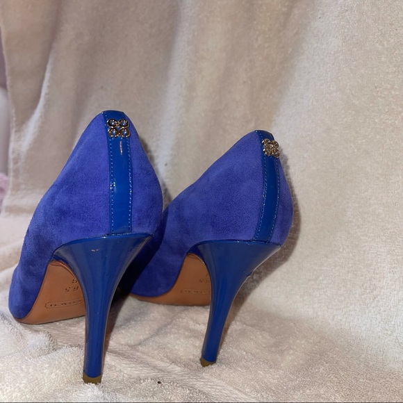 Women Coach Heels - Picture 3 of 7